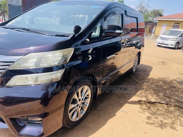 Toyota Alphard 2.4 Petrol FWD 2010 Burgundy
