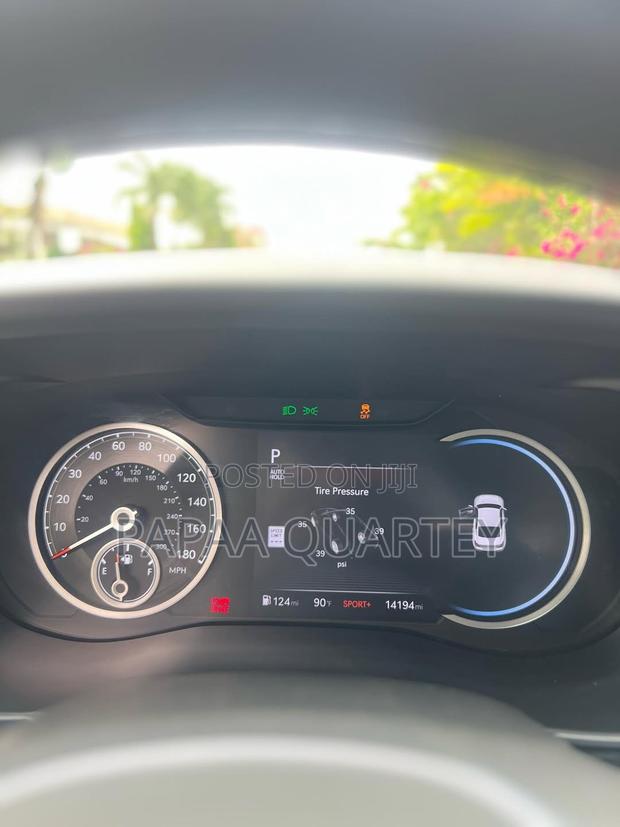 Genesis G70 2025 Pearl
