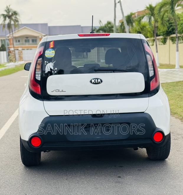 Kia Soul Base Hatchback 2016 White