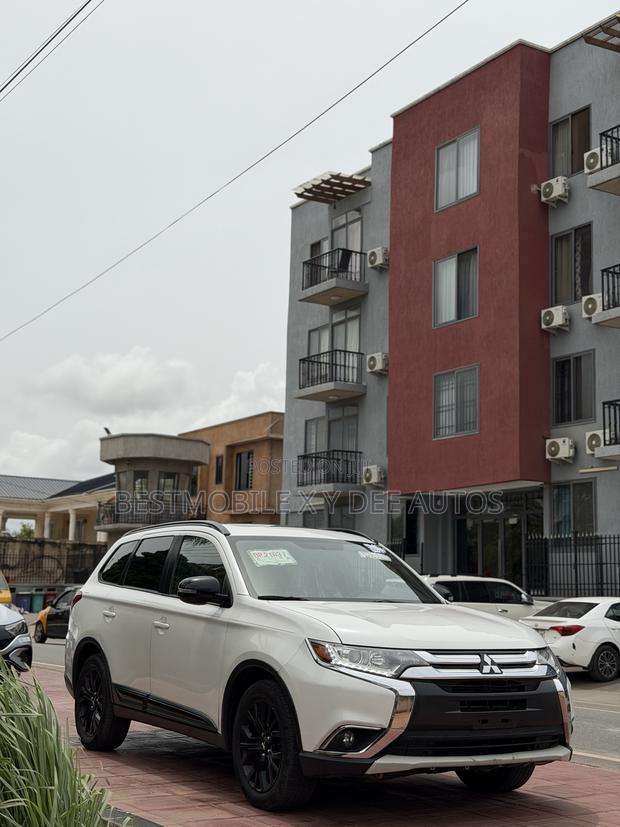 Mitsubishi Outlander SE FWD 2018 White