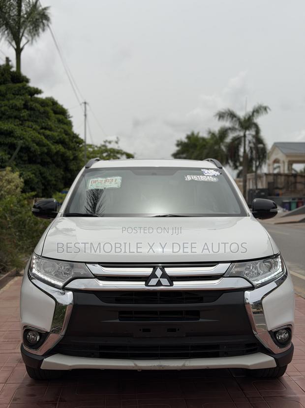 Mitsubishi Outlander SE FWD 2018 White