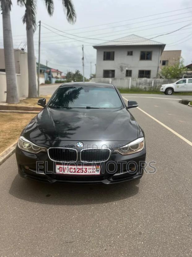 BMW 320i Sedan RWD 2013 Black