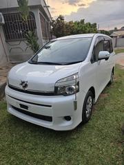Toyota Voxy 2013 White for sale