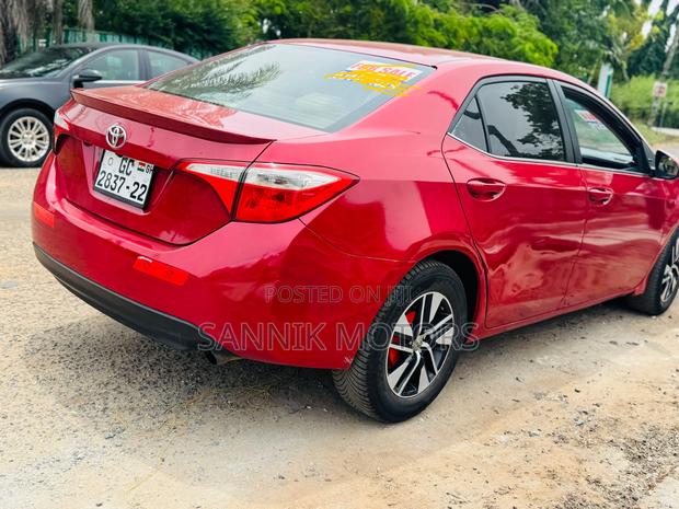 Toyota Corolla S 4dr Sedan (1.8L 4cyl CVT) 2016 Red