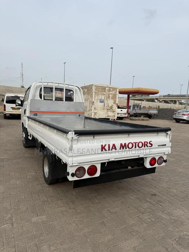 Kia Bongo 2012 White
