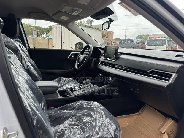Mitsubishi Outlander 2022 White