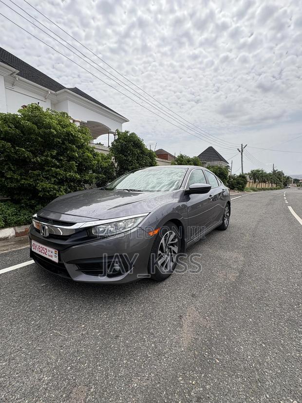Honda Civic EX 4dr Sedan (2.0L 4cyl) 2017 Gray
