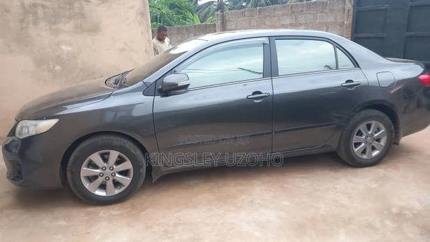 Toyota Corolla LE 4dr Sedan (1.8L 4cyl 4A) 2012 Gray