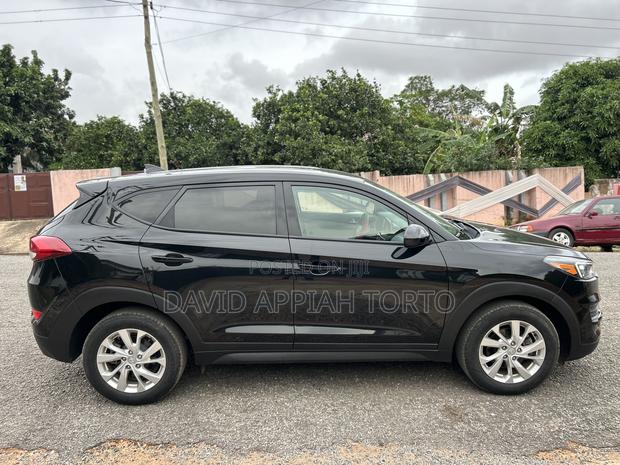 Hyundai Tucson SE 2021 Black