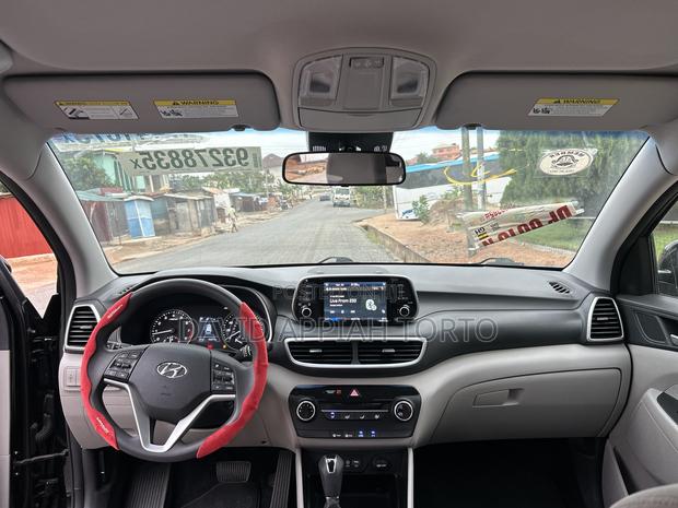 Hyundai Tucson SE 2021 Black