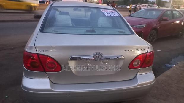 Toyota Corolla 2005