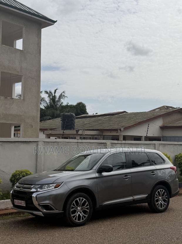 Mitsubishi Outlander SEL AWC 2018 Gray
