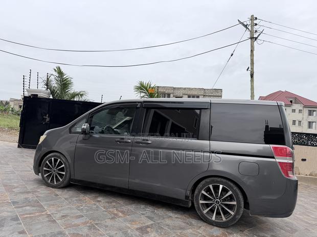 Honda Stepwgn 2012 Gray