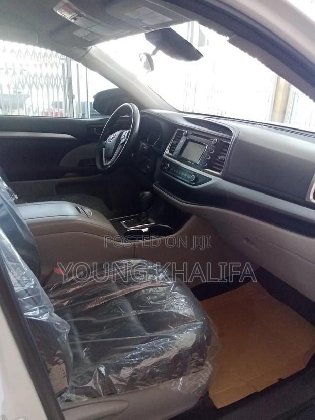 Toyota Highlander 2019 White