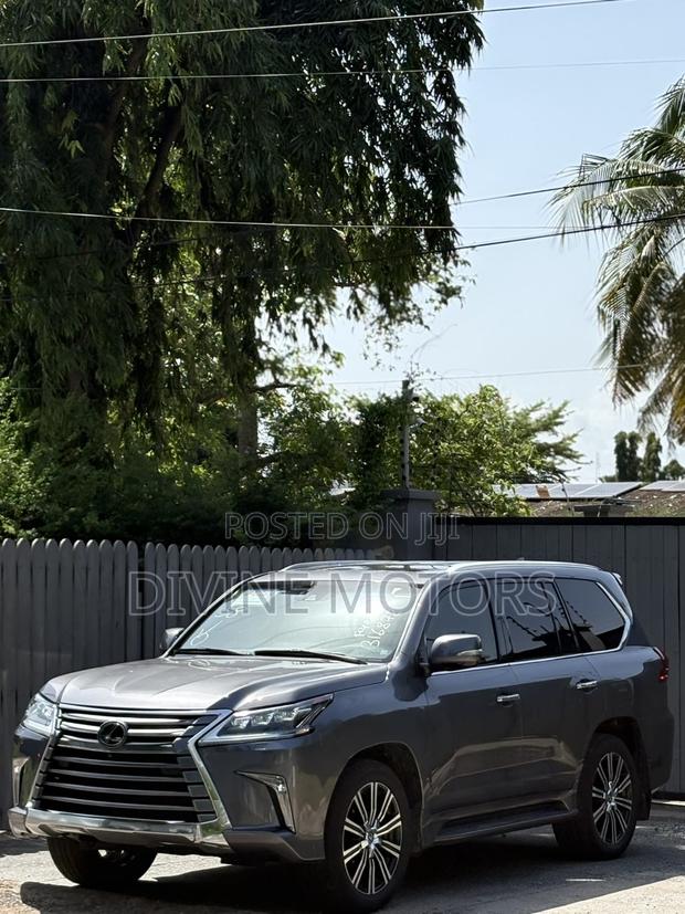 Lexus LX 570 AWD 2021 Gray