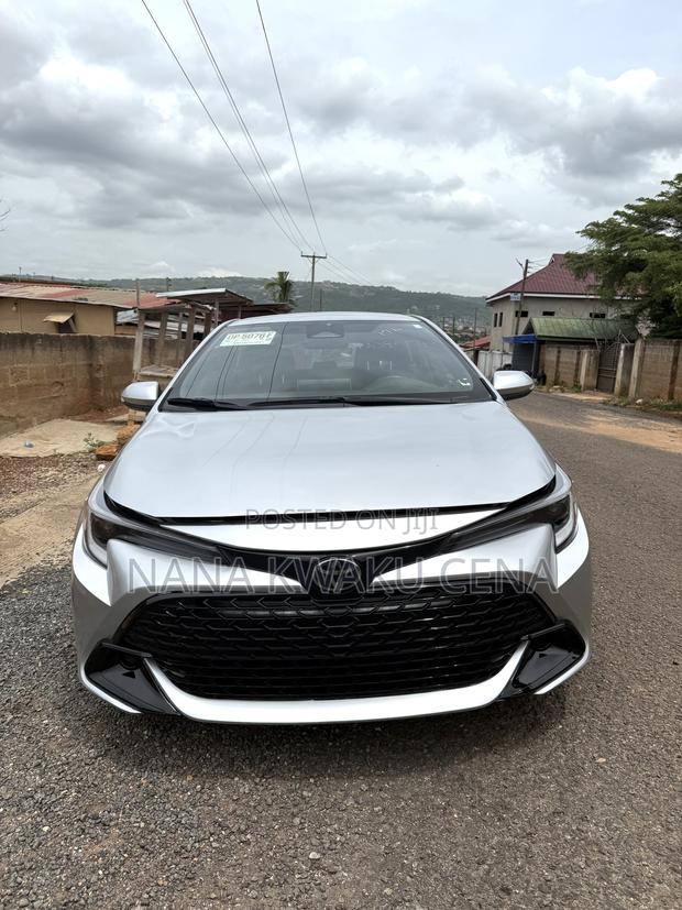 Toyota Corolla XSE 2023 Silver
