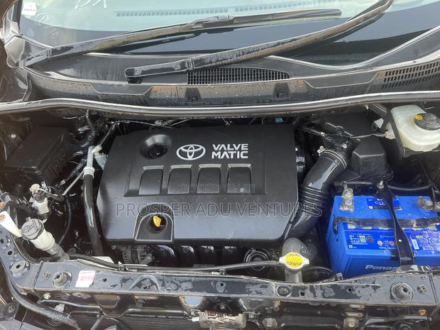 Toyota Voxy 2010 Black