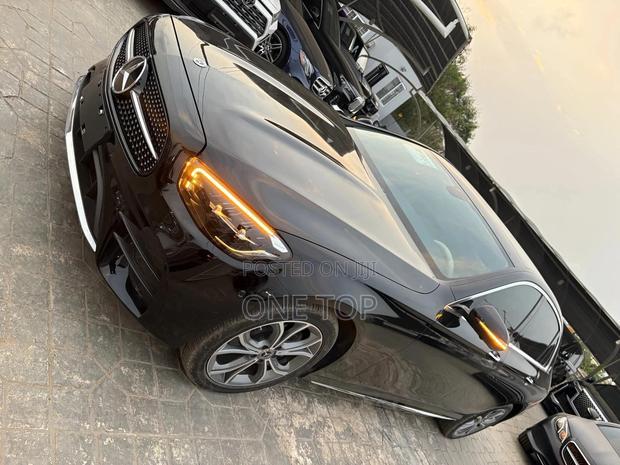 Mercedes-Benz E300 2023 Black