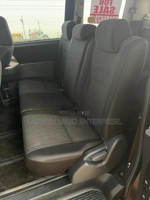 Toyota Voxy 2011 Maroon