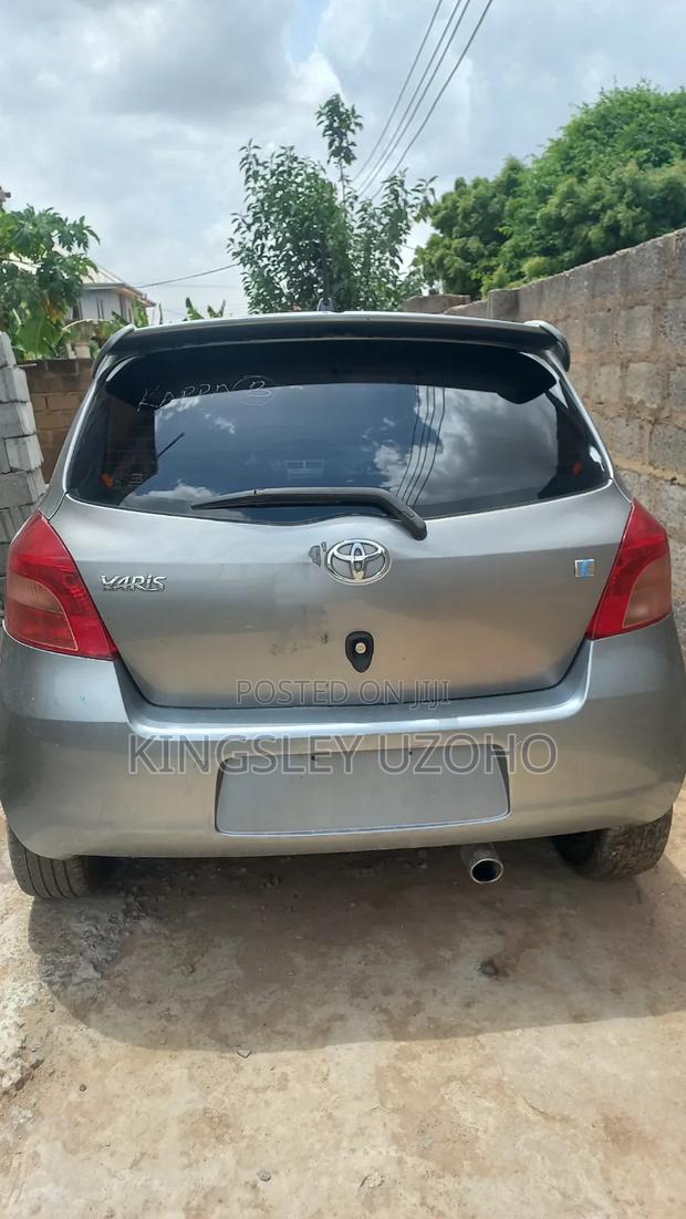 Toyota Yaris 2008 Gray