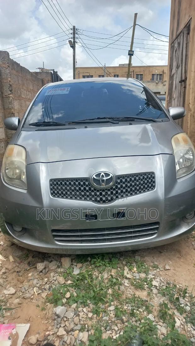 Toyota Yaris 2008 Gray