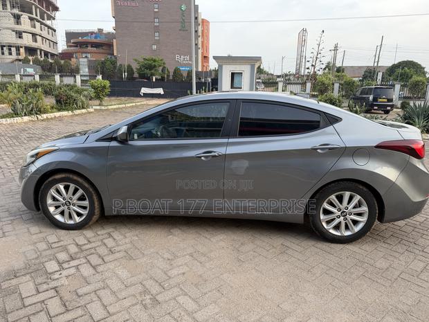 Hyundai Elantra 2016 Gray