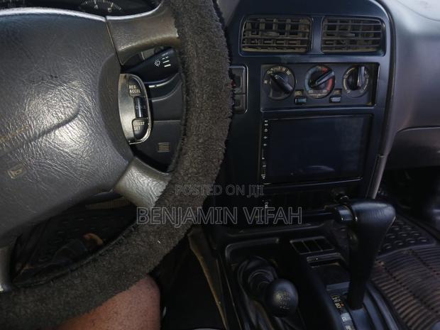 Nissan Pathfinder Automatic 2000 Black