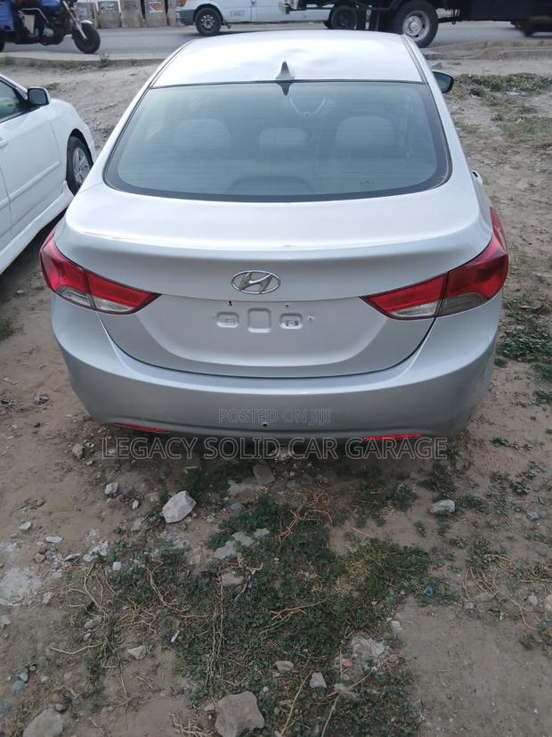 Hyundai Elantra 2012 Silver