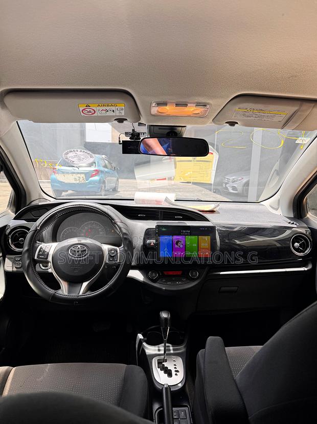 Toyota Vitz 1.3 FWD 5dr 2016 Gray