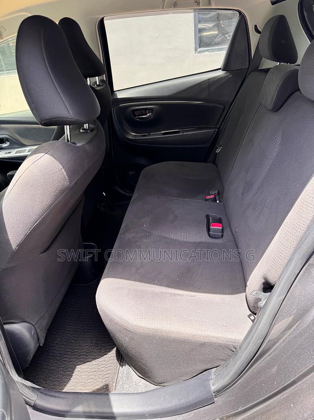 Toyota Vitz 1.3 FWD 5dr 2016 Gray
