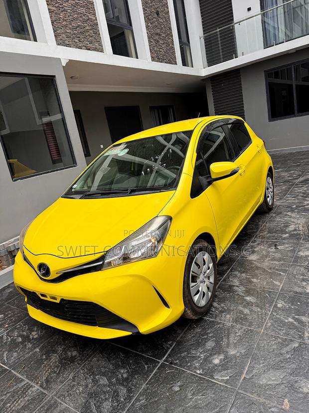 Toyota Vitz 1.3 FWD 5dr 2015 Yellow