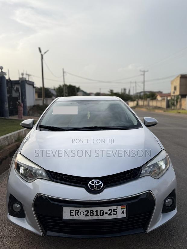 Toyota Corolla LE ECO Premium (1.8L 4cyl CVT) 2016 Silver