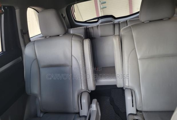 Toyota Highlander XLE 4dr SUV AWD (3.5L 6cyl 6A) 2015 Gray