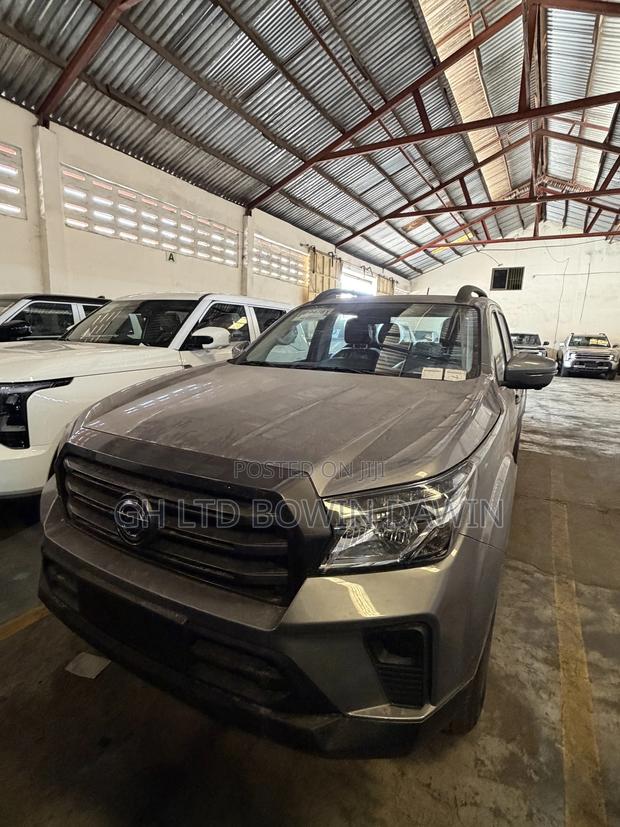 New Nissan Pick-Up 2025 Gray