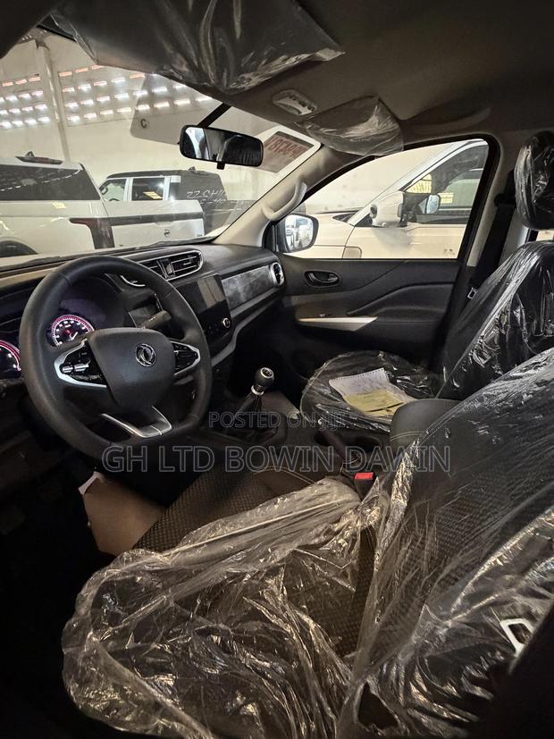 New Nissan Pick-Up 2025 Gray