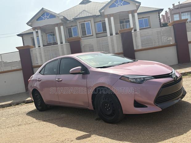 Toyota Corolla 2018 Pink