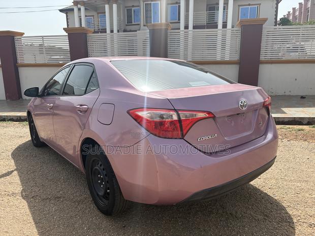 Toyota Corolla 2018 Pink