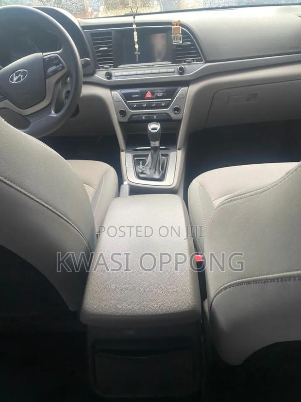 Hyundai Elantra 2017 Red