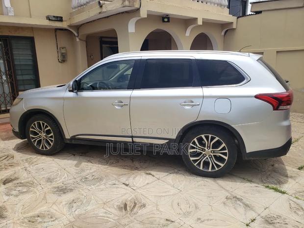 Mitsubishi Outlander 2016 Silver
