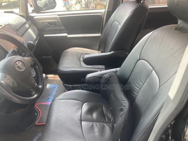 Toyota Voxy 2010 Black