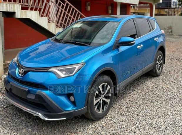 Toyota RAV4 2018 Blue