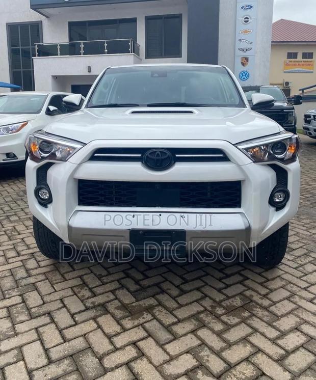 Toyota 4-Runner TRD Off Road 2021 White
