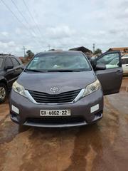 Toyota Sienna 2013 Gray for sale