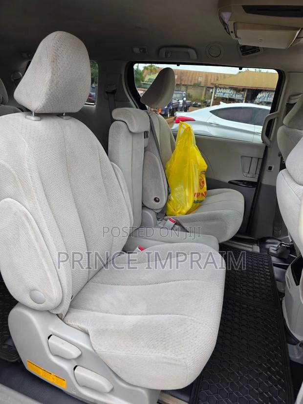 Toyota Sienna 2013 Gray