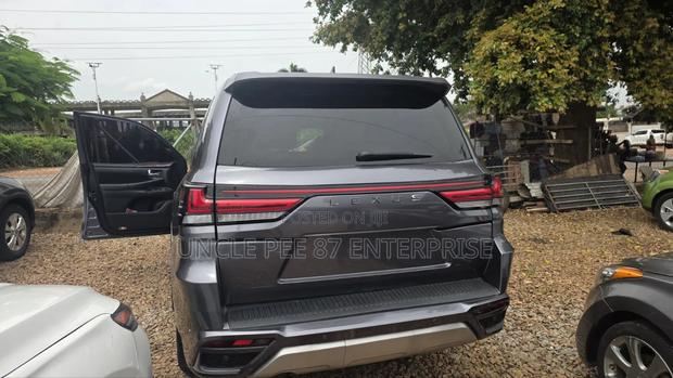 Lexus LX 570 (5 seats) AWD 2015 Gray
