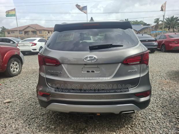 Hyundai Santa Fe SE Ultimate AWD 2017 Gray