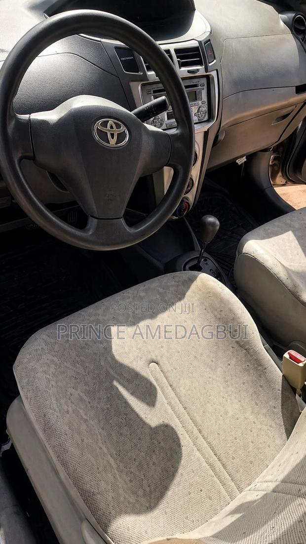 Toyota Vitz 2010 Gray