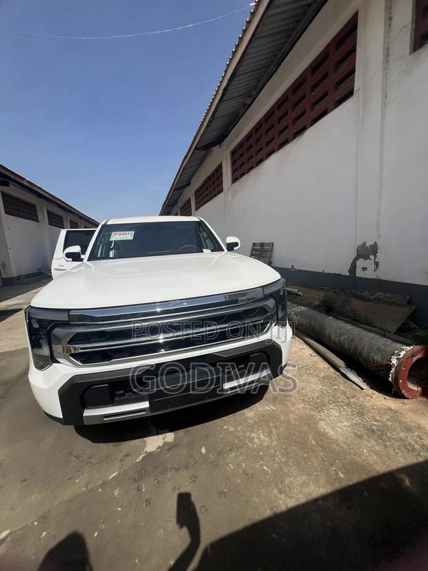 New Nissan Pick-Up 2025 White