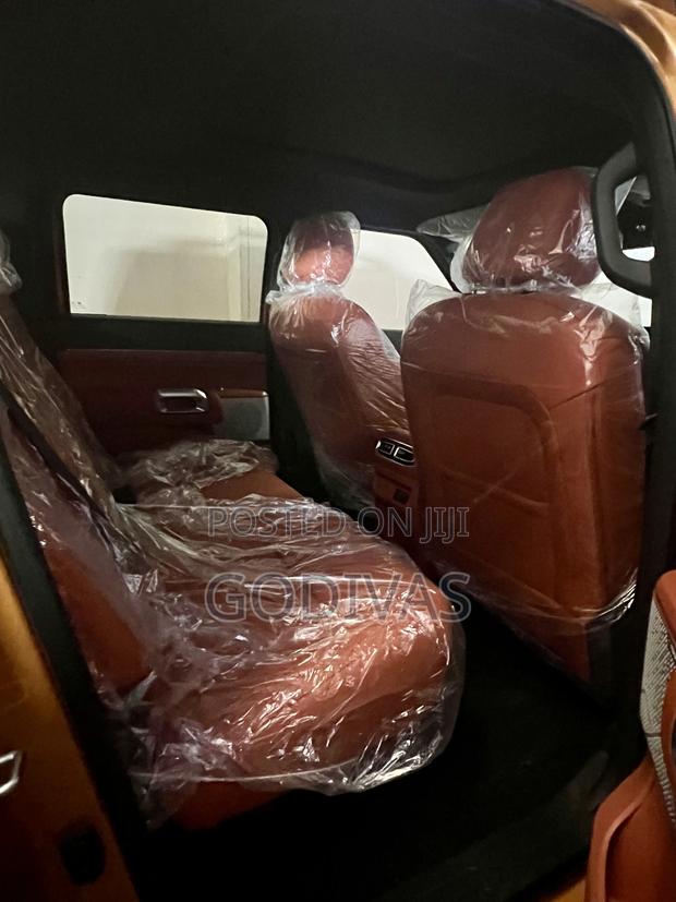 New Nissan Pick-Up 2025 Orange