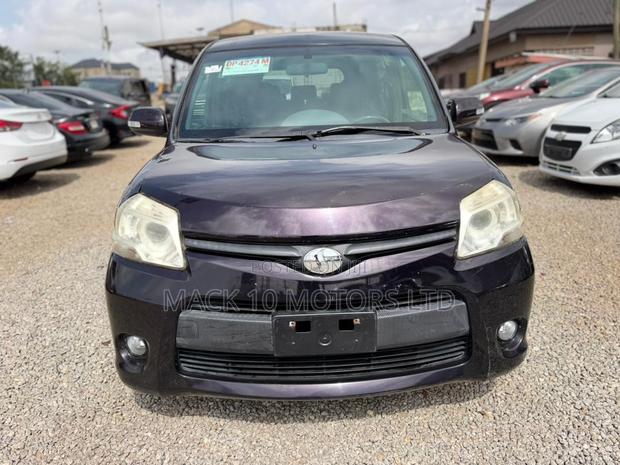 Toyota Sienta 1.5 FWD 2013 Black